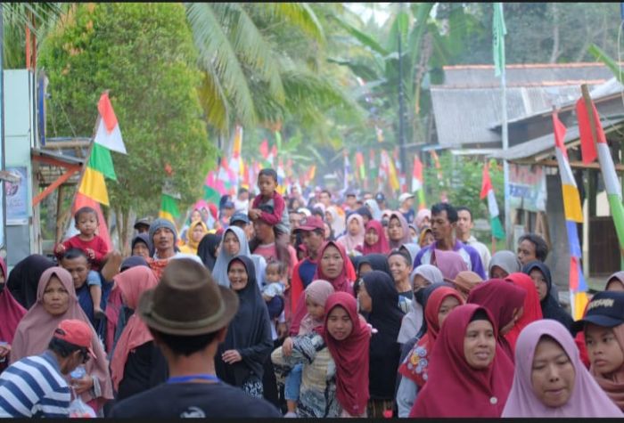 SENAM BERSAMA DAN JALAN SEHAT DALAM RANGKA MEMERIAHKAN HUT RI KE 78 DI DESA GROGOLPENATUS 01