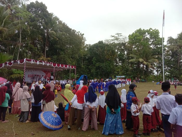 UPACARA BENDERA MEMPERINGATI HARI ULANG TAHUN KEMERDEKAAN REPUBLIK INDONESIA KE 78 TAHUN DESA GROGOLPENATUS 02