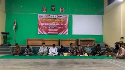 TIRAKATAN, CARA WARGA GROGOLPENATUS MENGENANG  PERJUANGAN PARA PAHLAWAN